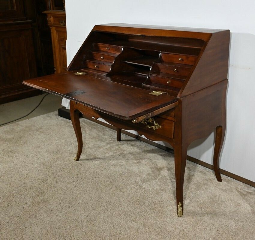 Small Port Desk In Cuban Mahogany, Louis XV – 18th Century photo vinterior