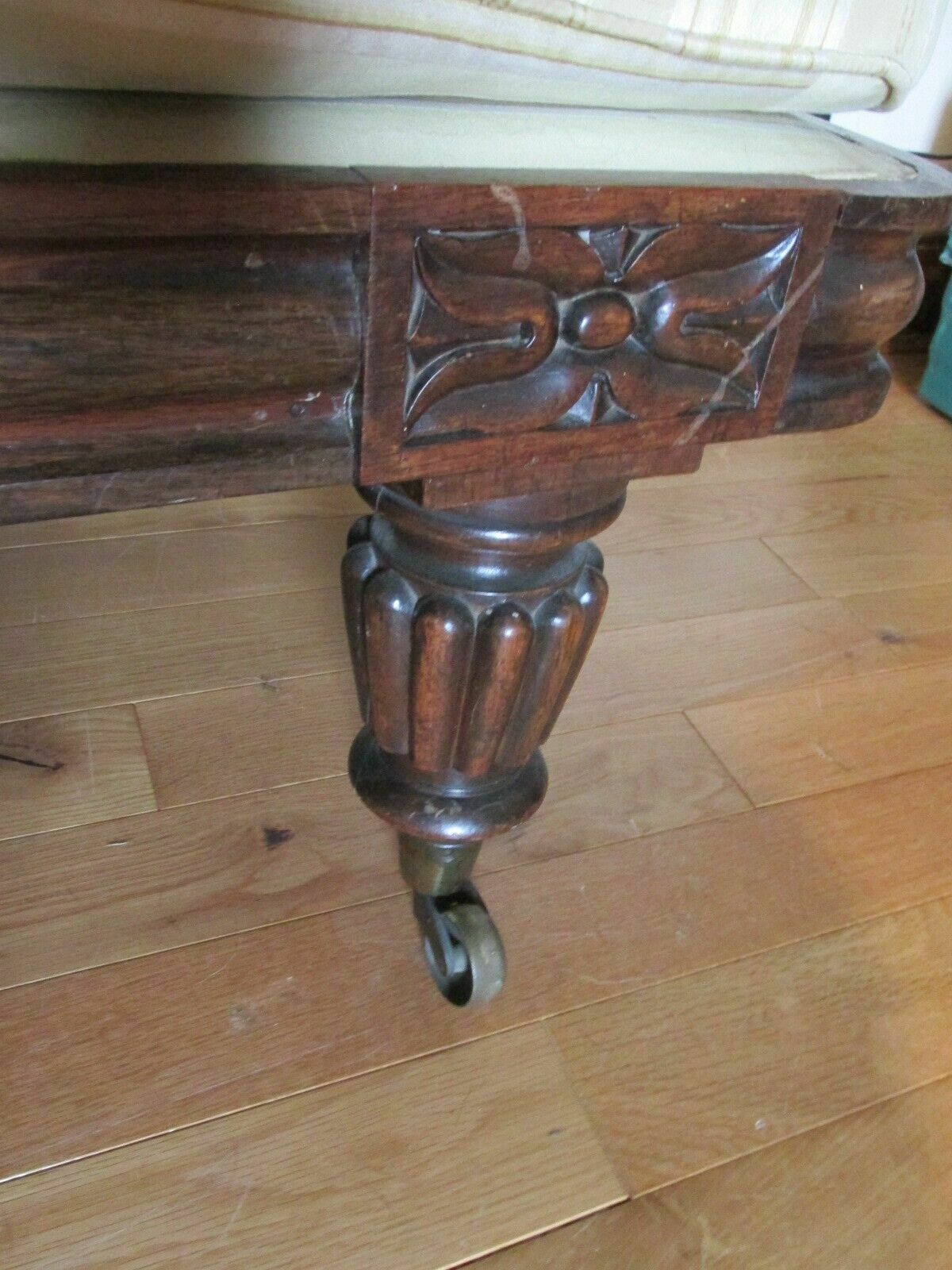Victorian Rosewood Chaise Longue photo Furniture