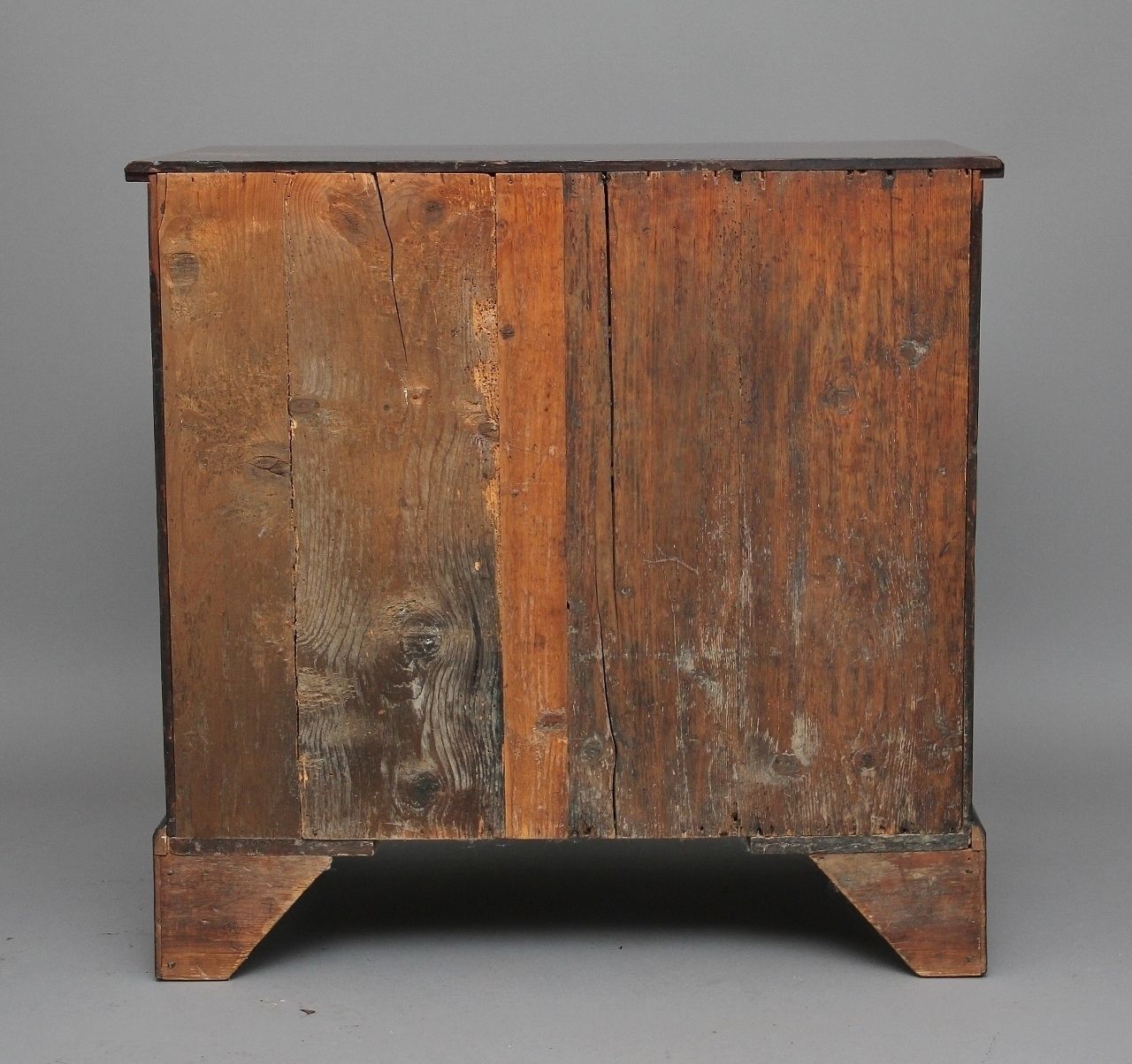 photo furniture 18th Century Mahogany Chest With Brushing Slide