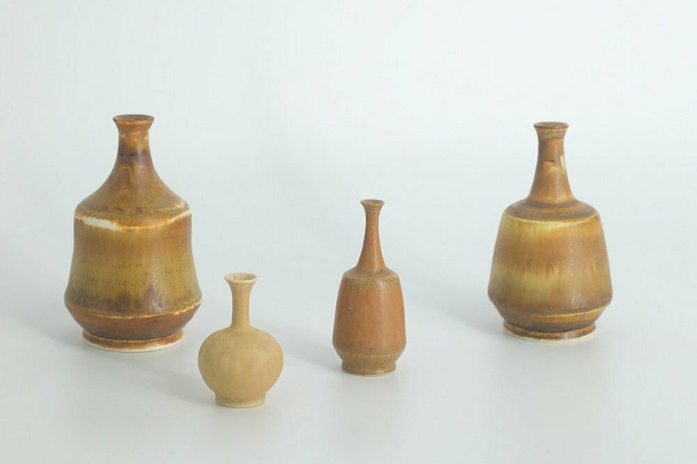 Kleine Mid Century Scandinavisch Moderne Verzamelbare Bruine Steengoed Vaasjes Van Gunnar Borg Voor Höganäs Ceramics, Jaren 1960, Set Van 4