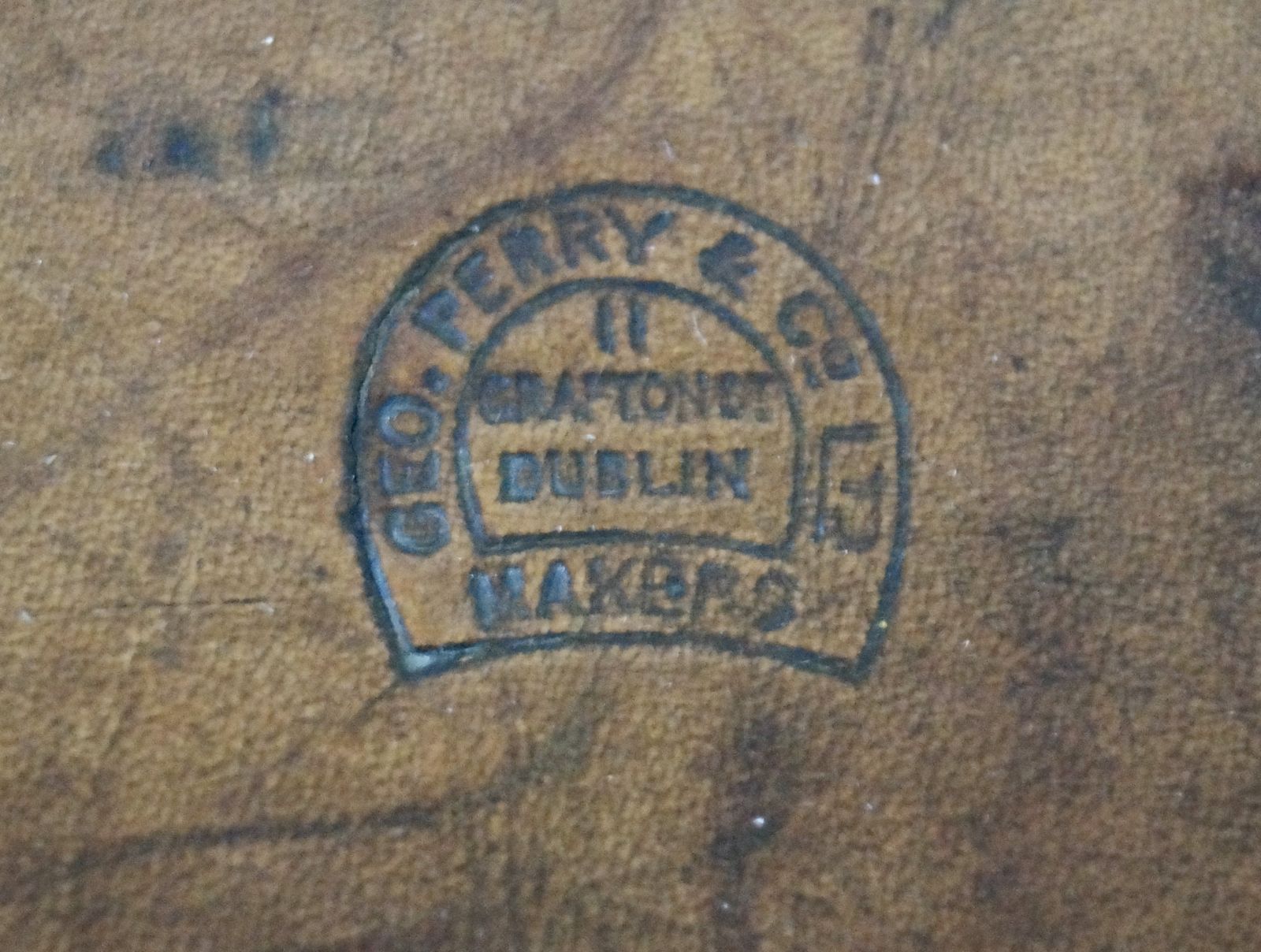 photo furniture Edwardian George Perry & Co Leather Case