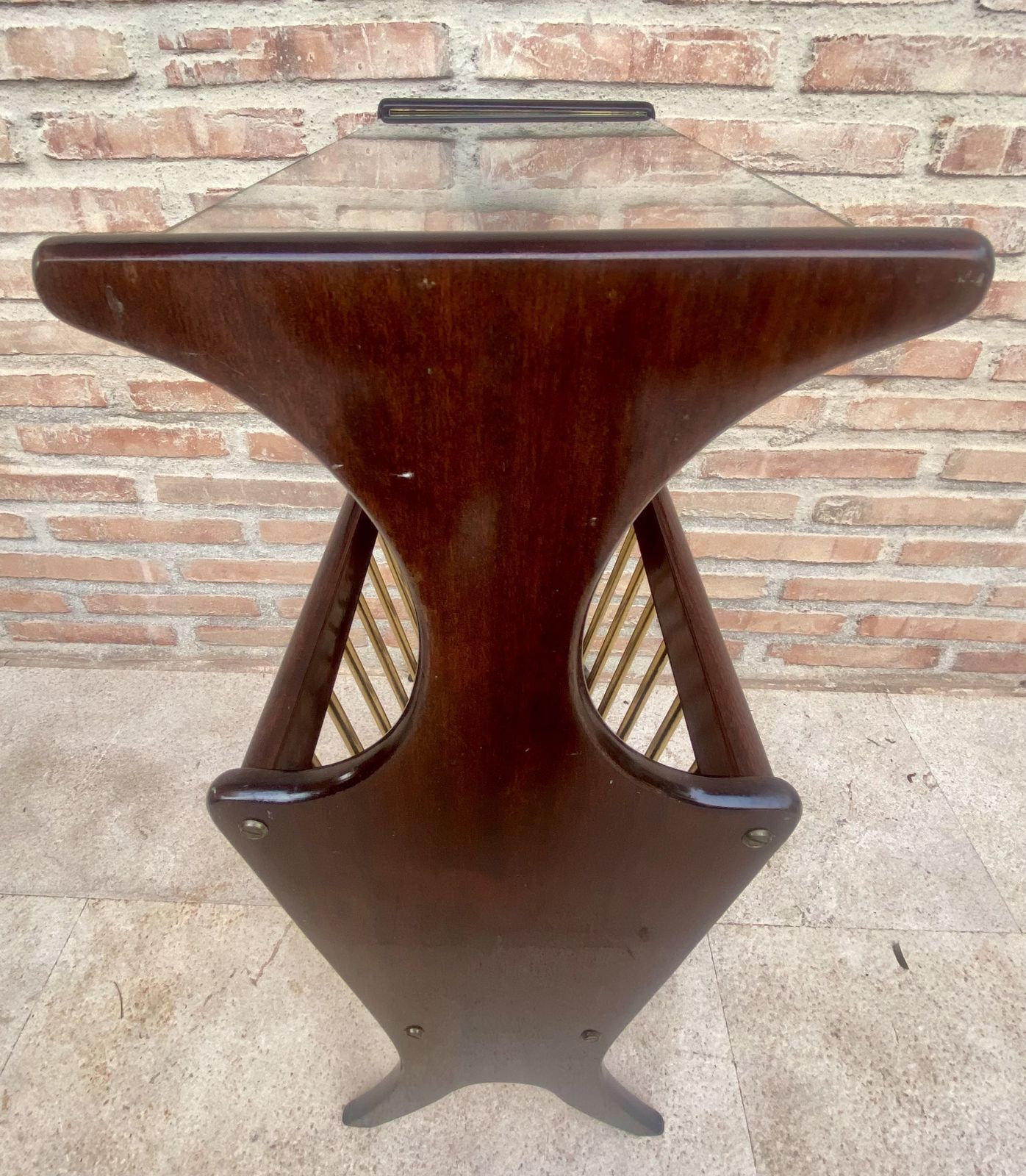 photo furniture Frans Mid Century Tijdschriften  En Foliorek Van Glas En Hout, Ca. Jaren 1950
