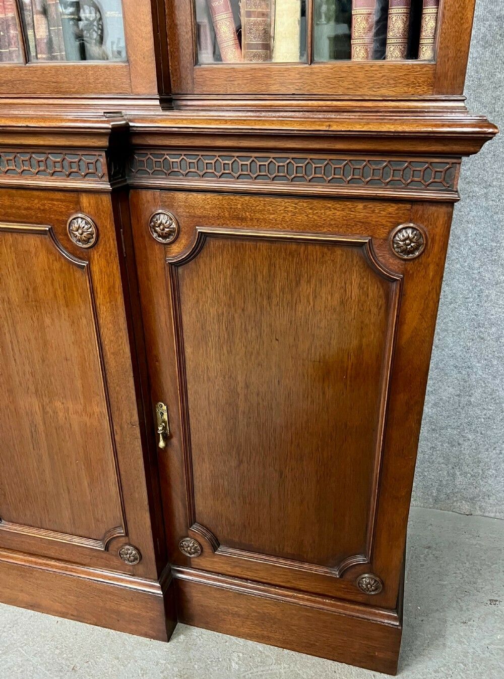 Mahogany Chippendale Style Breakfront Bookcase photo buy