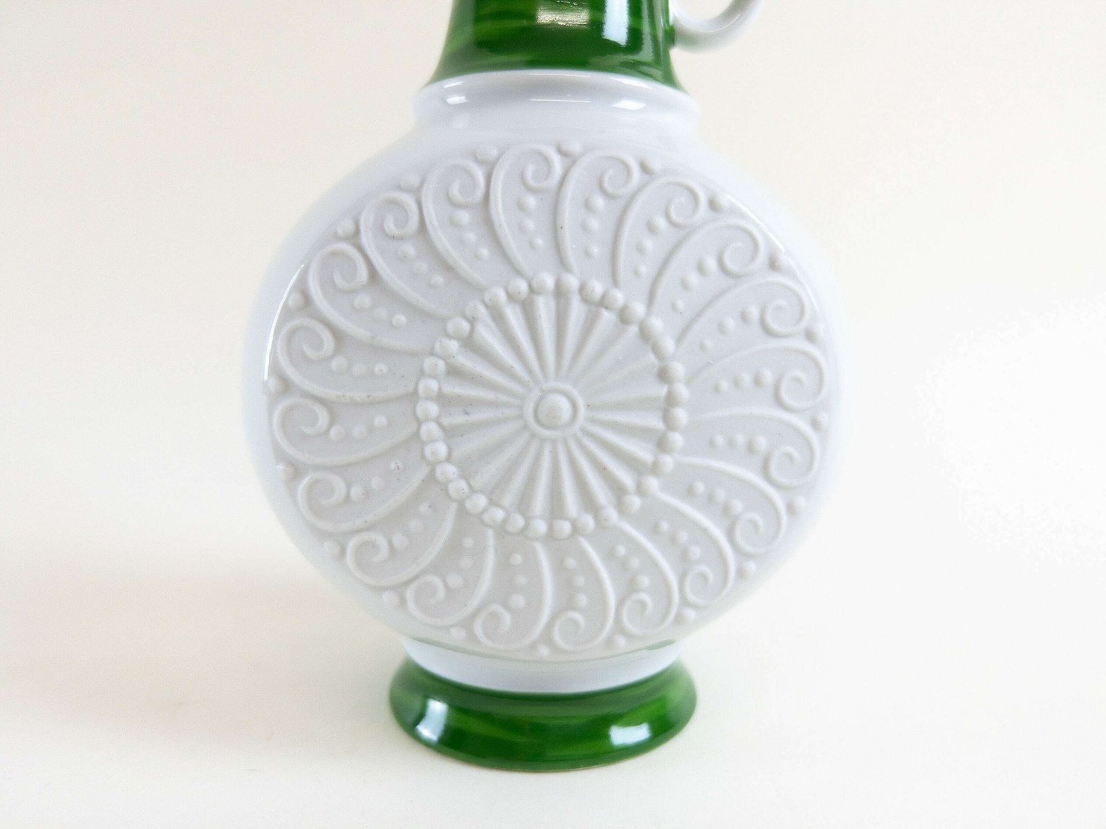 Op Art White Bisque Porcelain Vase By Royal Kpm Bavaria   White And Green Ceramic Op Art Vase photo Home Decor