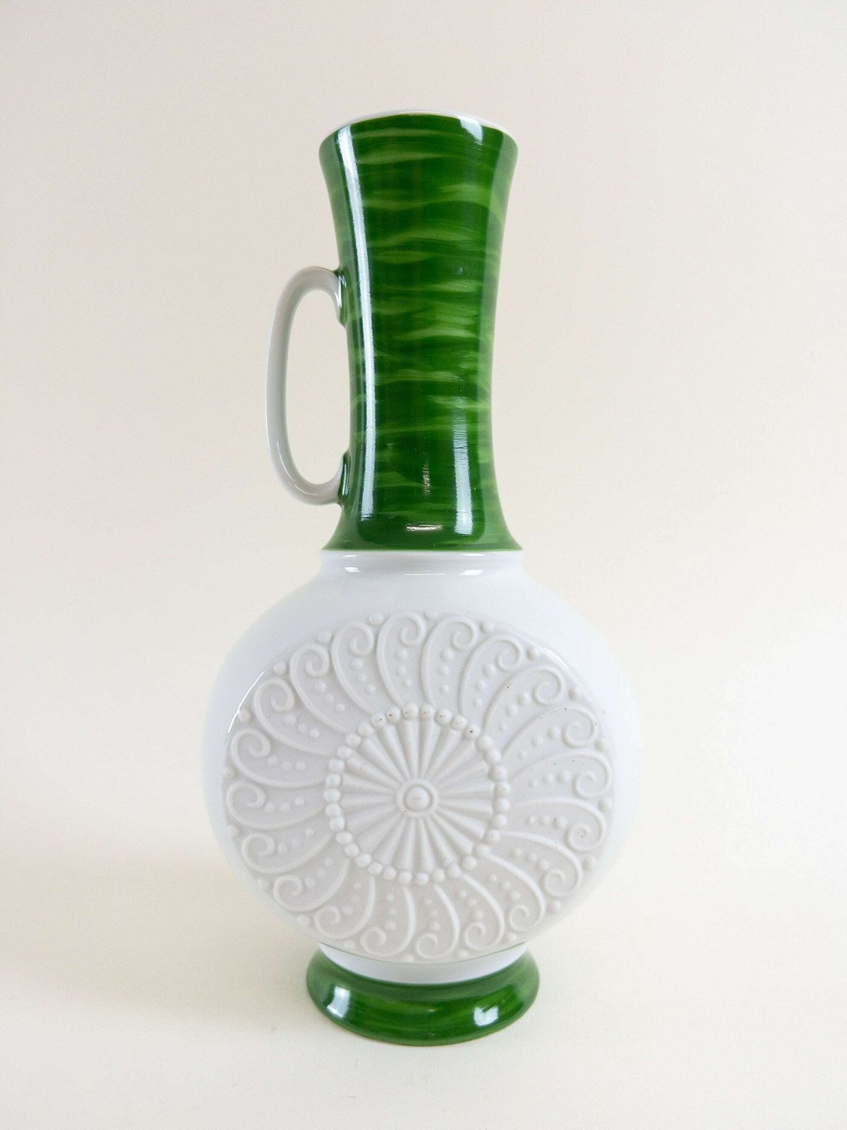 Op Art White Bisque Porcelain Vase By Royal Kpm Bavaria   White And Green Ceramic Op Art Vase photo vinterior