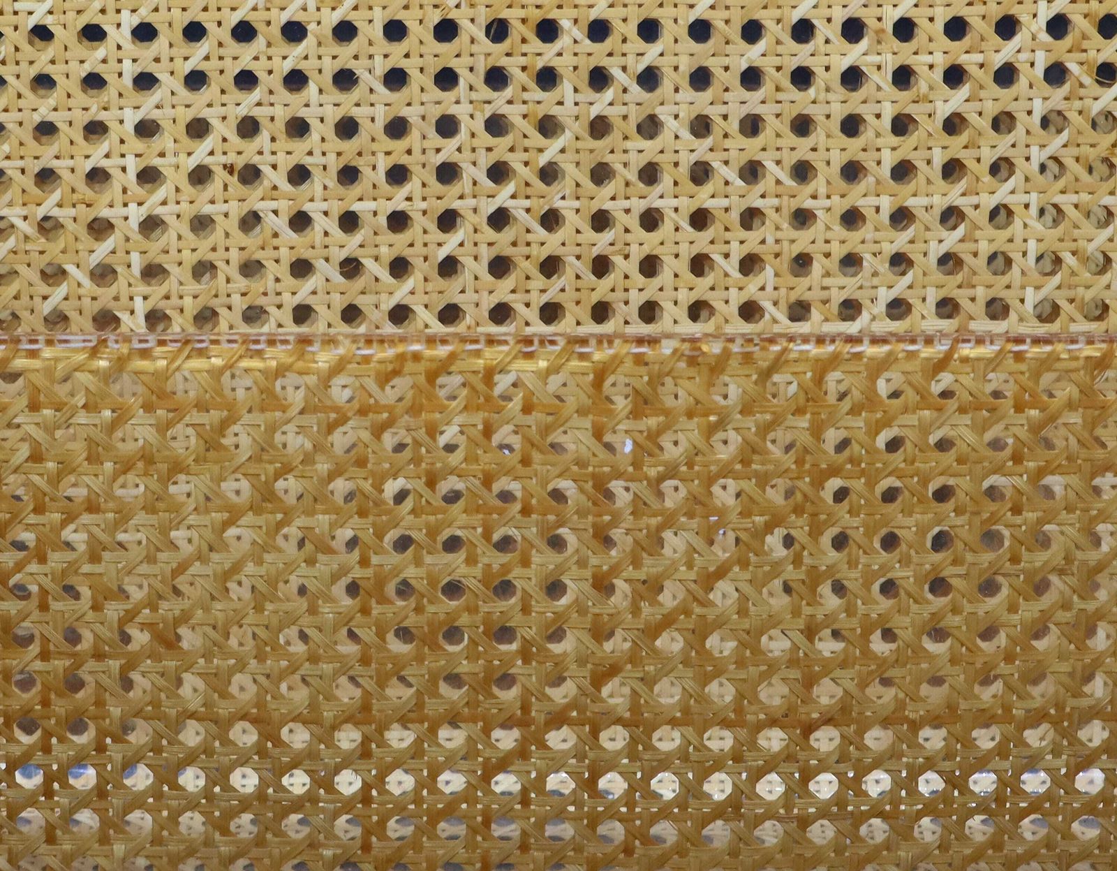 photo for sale Porte-revues Christian Dior en lucite et cannage, années 1970