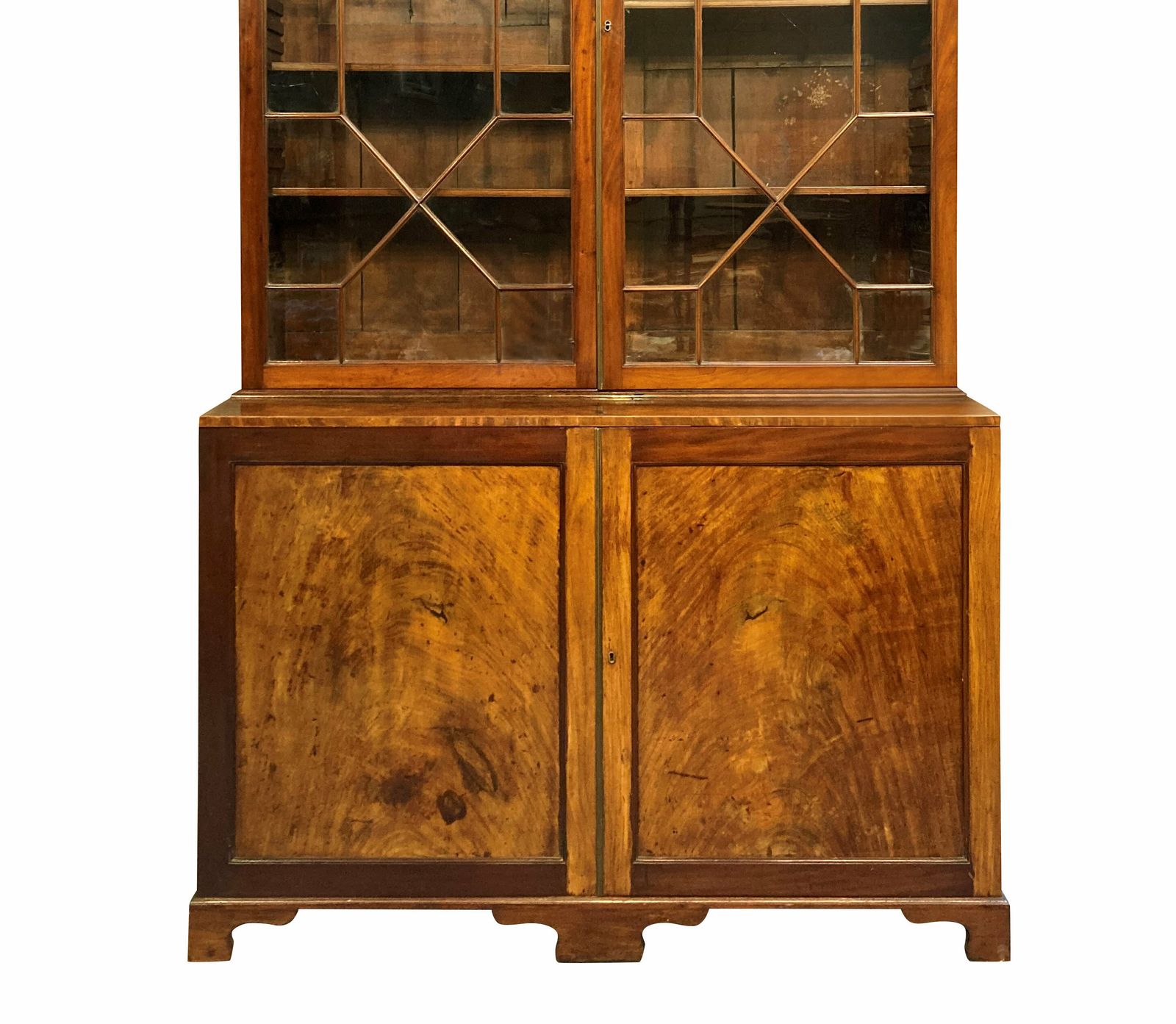 photo vintage A Large English George III Mahogany Bookcase