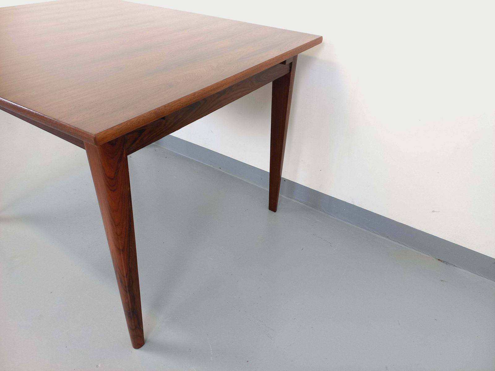 Table rectangulaire en palissandre, années 1960 photo vintage