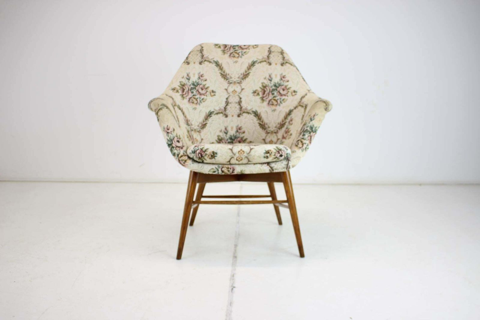 1960s Miroslav Navratil Shell Lounge Chair, Czechoslovakia photo 593.0