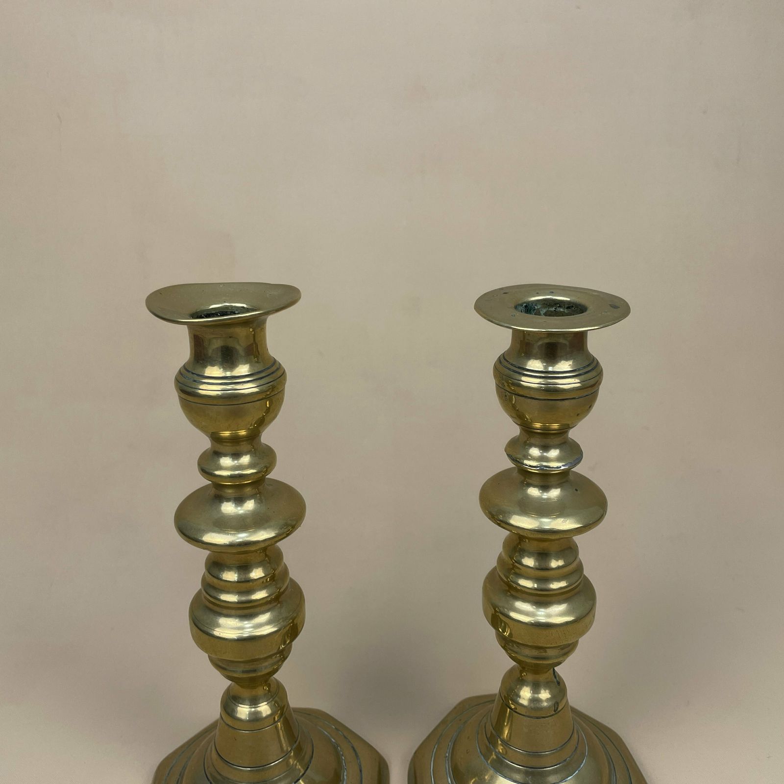 Antique Matching Pair Of Gold Solid Brass Metal Candlestick Candle Stick Heavy Vintage Column Taper Dinner Candlesticks Hexagon Base Set photo vinterior