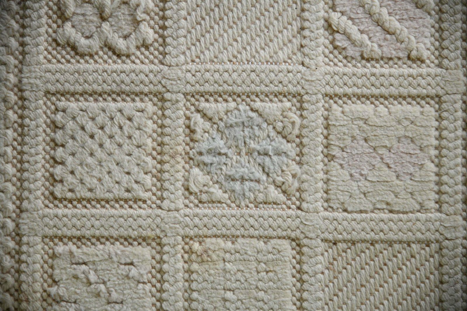 Vintage Felpa Cream Wool Rug photo vinterior