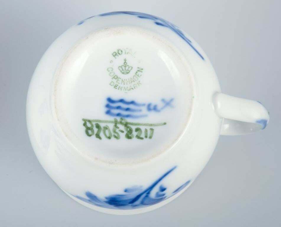 photo furniture Royal Copenhagen Blue Flower Braided. Sugar Bowl And Bouillon Cup In Porcelain.