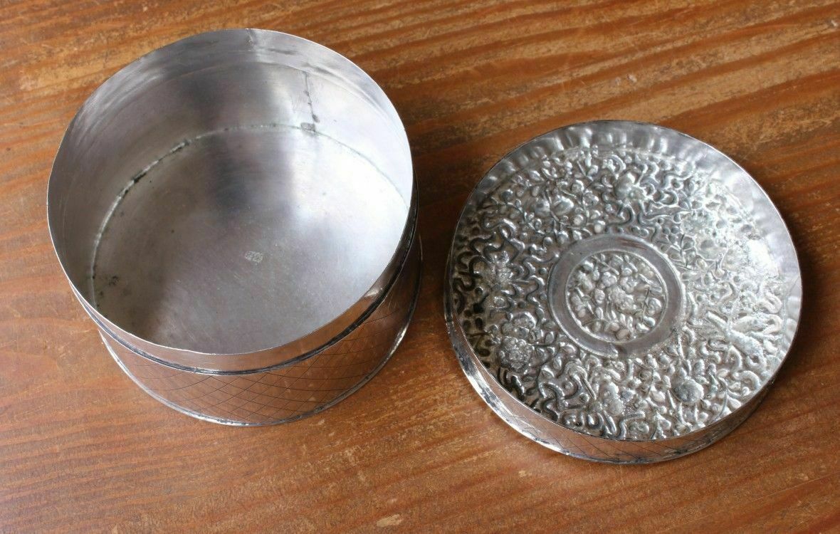 Antique 19th Century Chinese Silver Copper Round Trinket Box Flower Poppy Design. photo vinterior