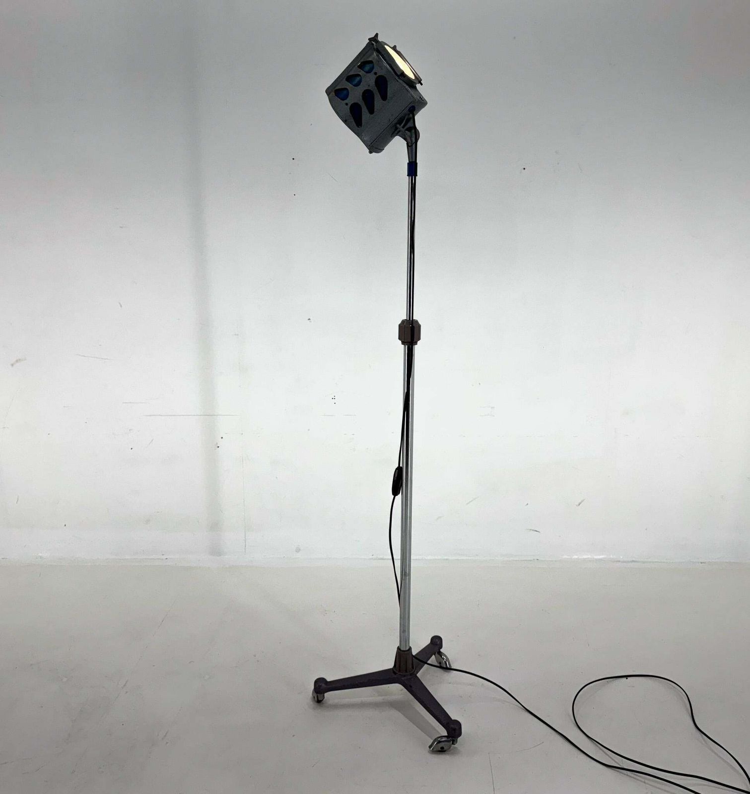 photo for sale Mid Century Adjustable Italian Cinema Floor Lamp, 1950s 1960s