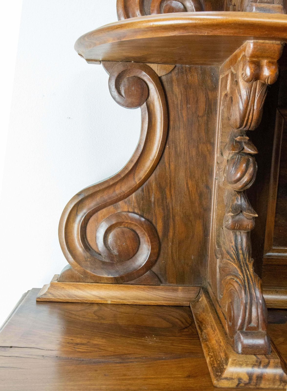 photo vinterior 19th Century Walnut Buffet Louis Philippe Deux Corps, France