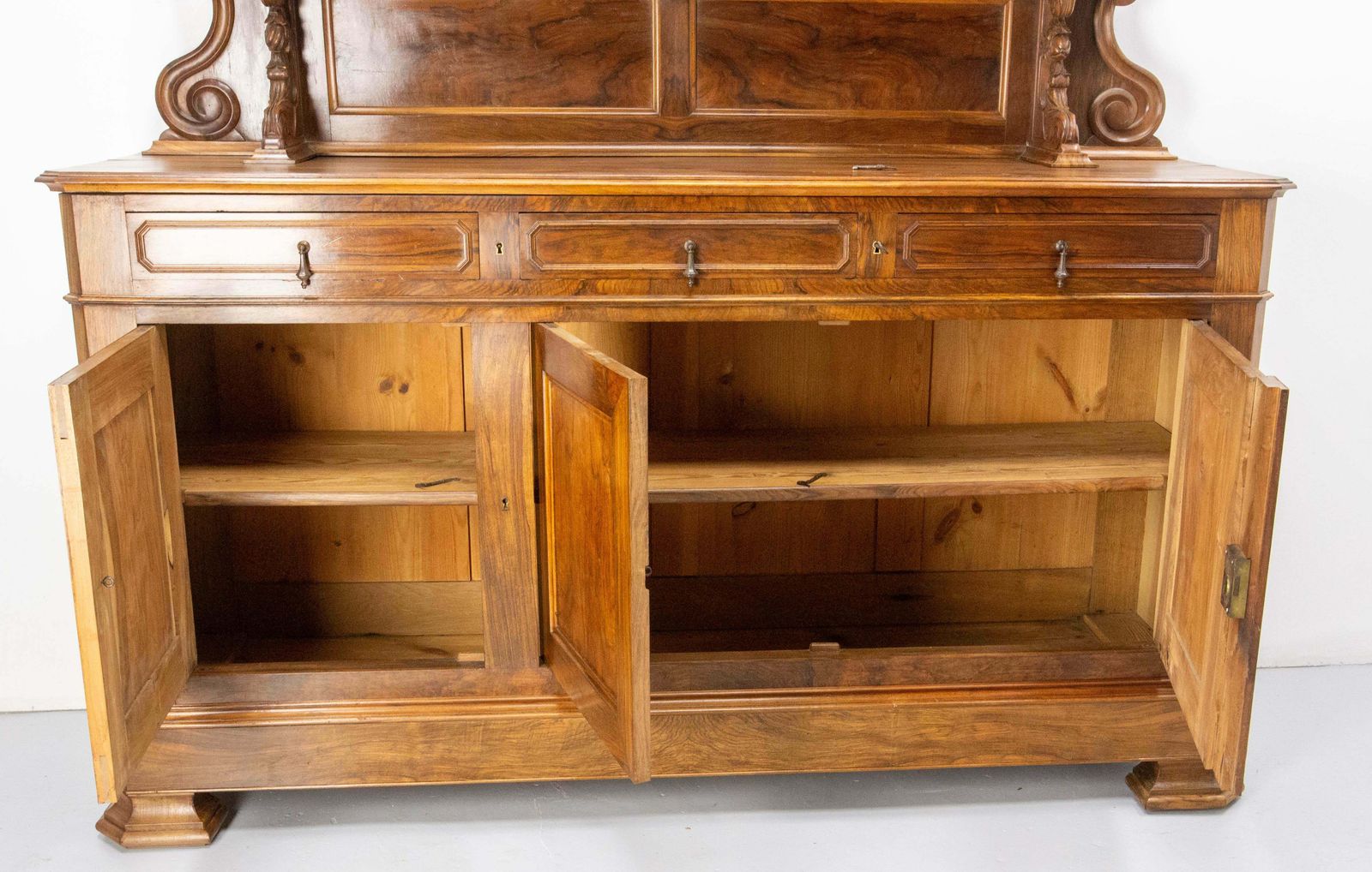 photo vintage 19th Century Walnut Buffet Louis Philippe Deux Corps, France