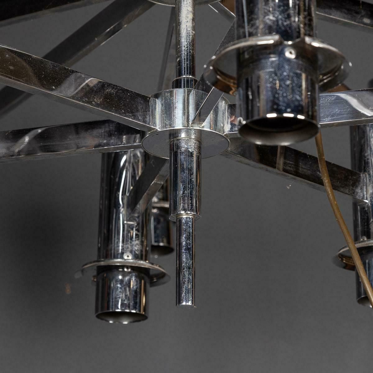 photo vintage 20th Century Italian Chrome & Smoked Glass Eighteen Light Chandelier C.1970