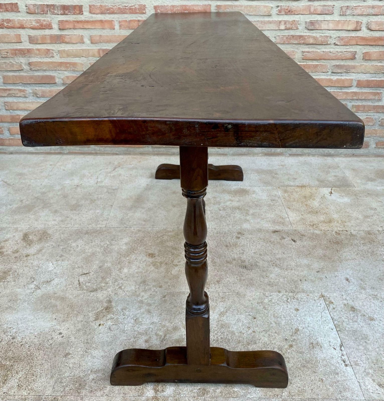 Console mid-century en noyer, années 1940 photo for sale