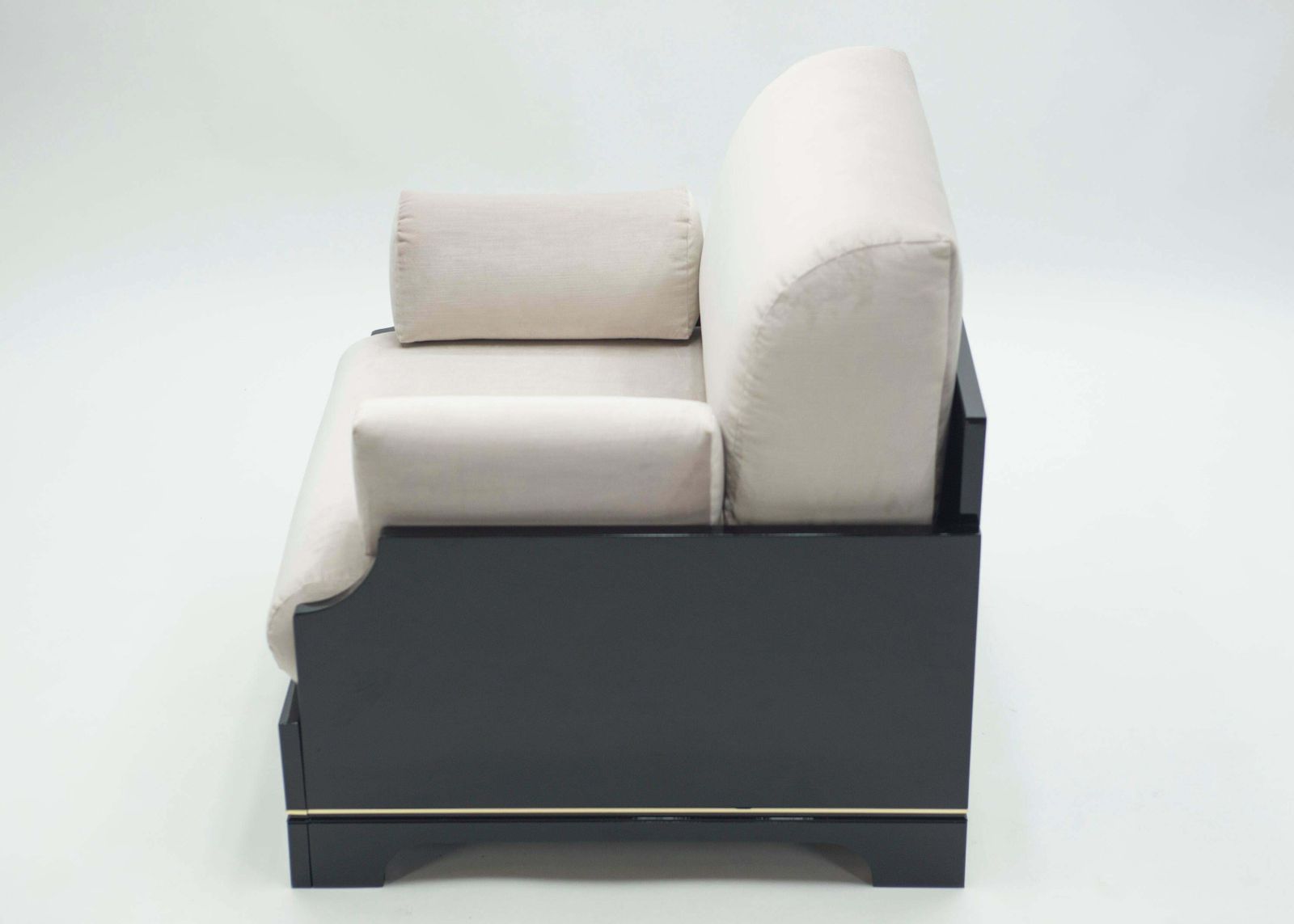 photo for sale Ensemble de salon mid-century italien en laque et laiton, par Romeo Rega, années 1970