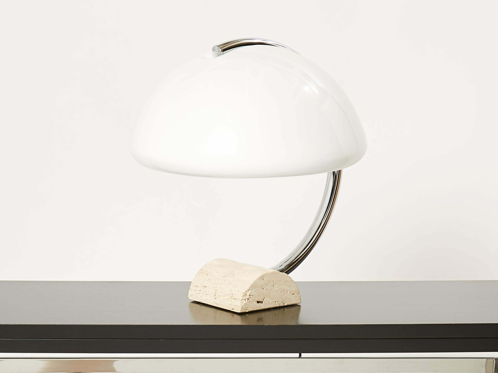 Lampe de table italienne en travertin et chrome, années 1960 photo furniture