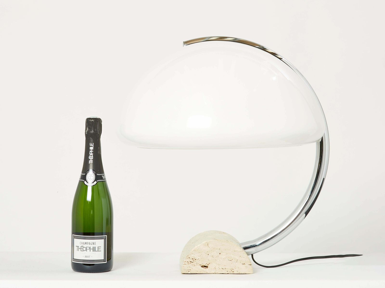 photo furniture Lampe de table italienne en travertin et chrome, années 1960