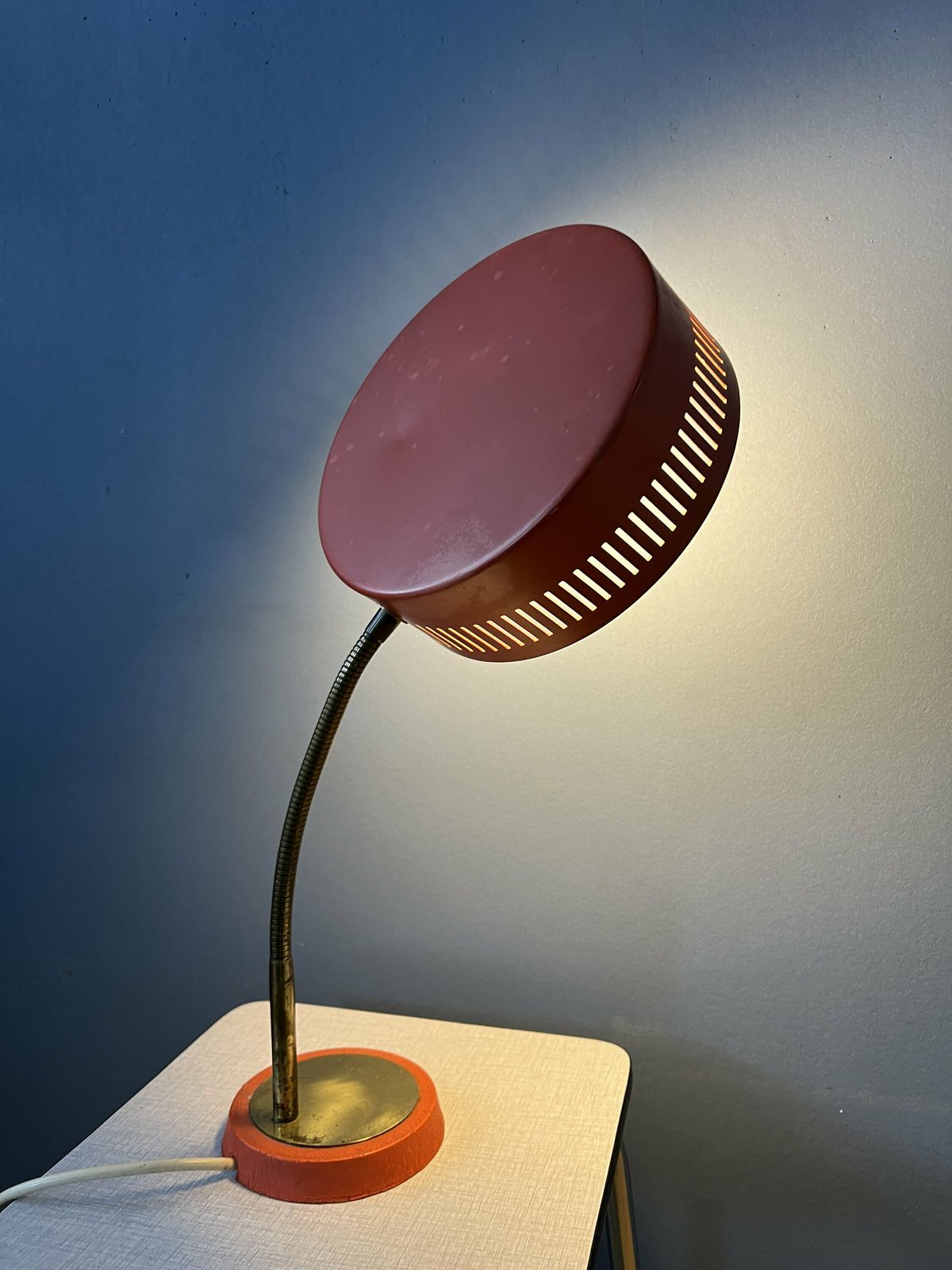 Rode Mid Century Space Age Ufo Tafellamp photo for sale