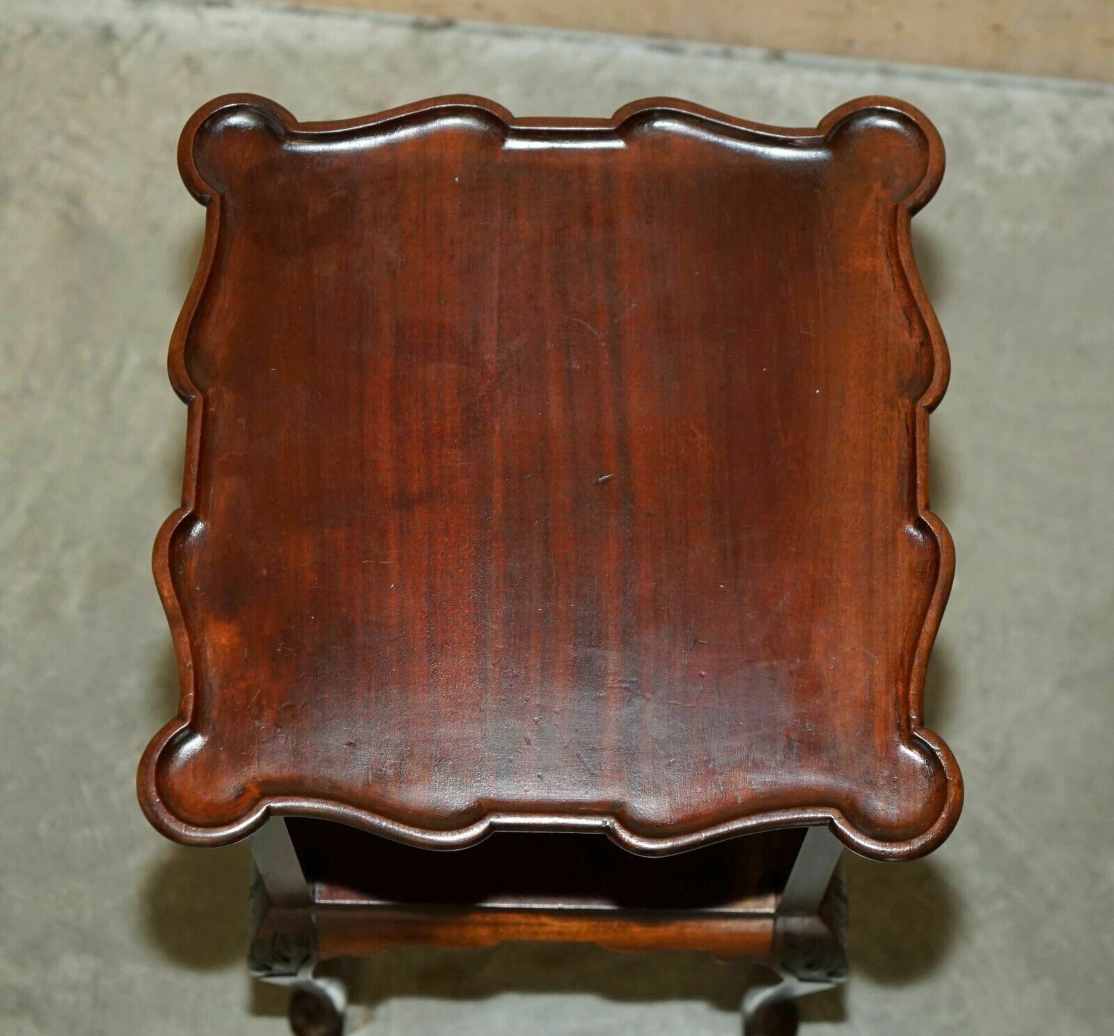Pair Of Stunning Thomas Chippendale Style Two Tiered Mahogany Side End Tables photo vinterior