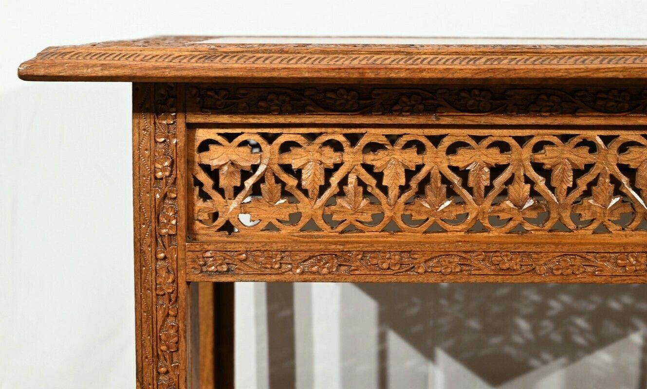 photo vintage Oriental Folding Table In Exotic Wood – Early 20th Century