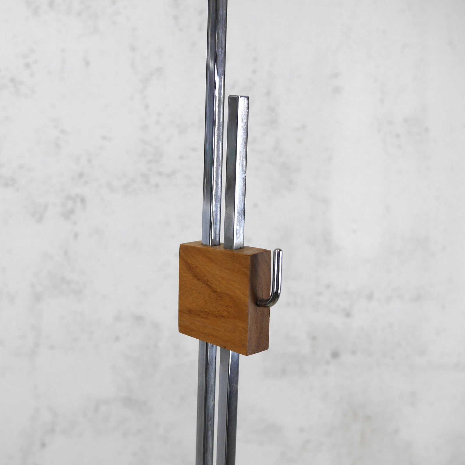 photo furniture Mid Century Adjustable Chrome Walnut Floor Lamp Light Hans Eichenberger Swedish