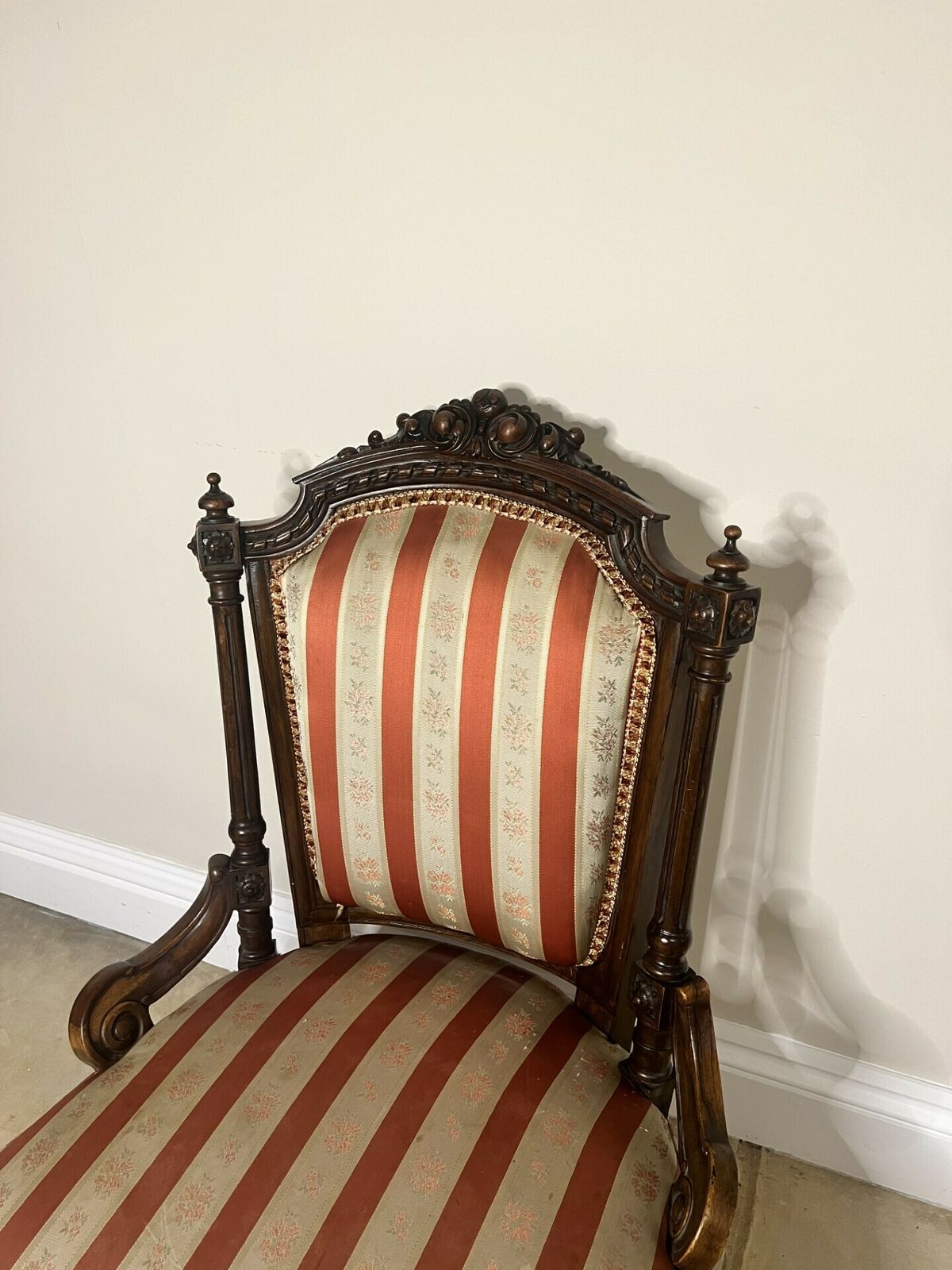Stunning Victorian Quality Carved Walnut Ladies Chair photo Furniture