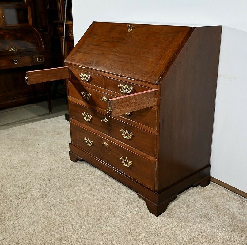 photo vintage Scribanne Chest Of Drawers In Solid Mahogany, Georgian Period, England – 18th Century