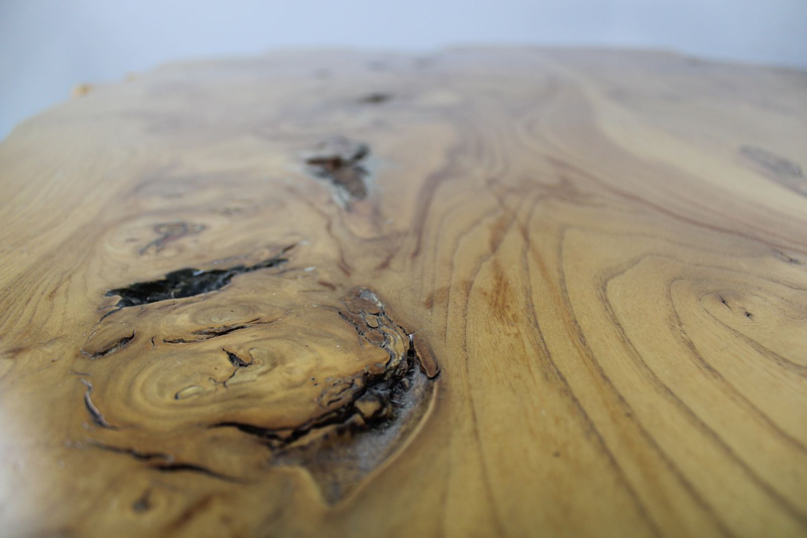 'Floating' Mid Century Italian Burr Elm Coffee Table On Lucite Blocks photo furniture