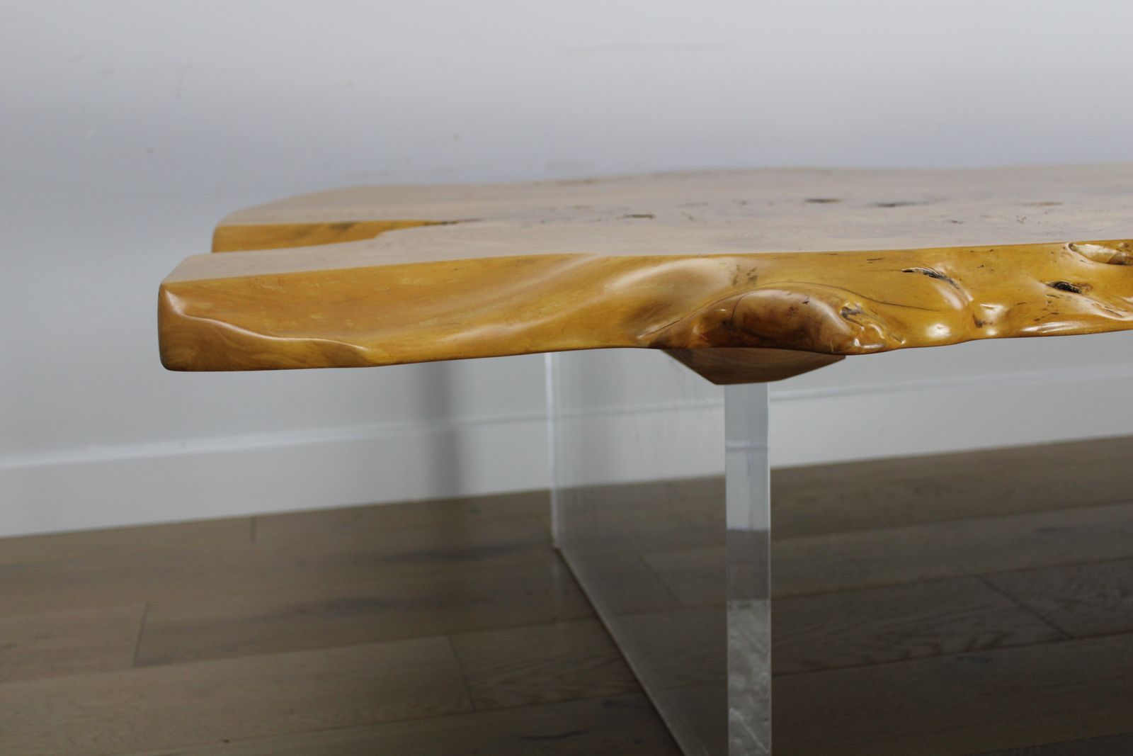 'Floating' Mid Century Italian Burr Elm Coffee Table On Lucite Blocks photo Furniture