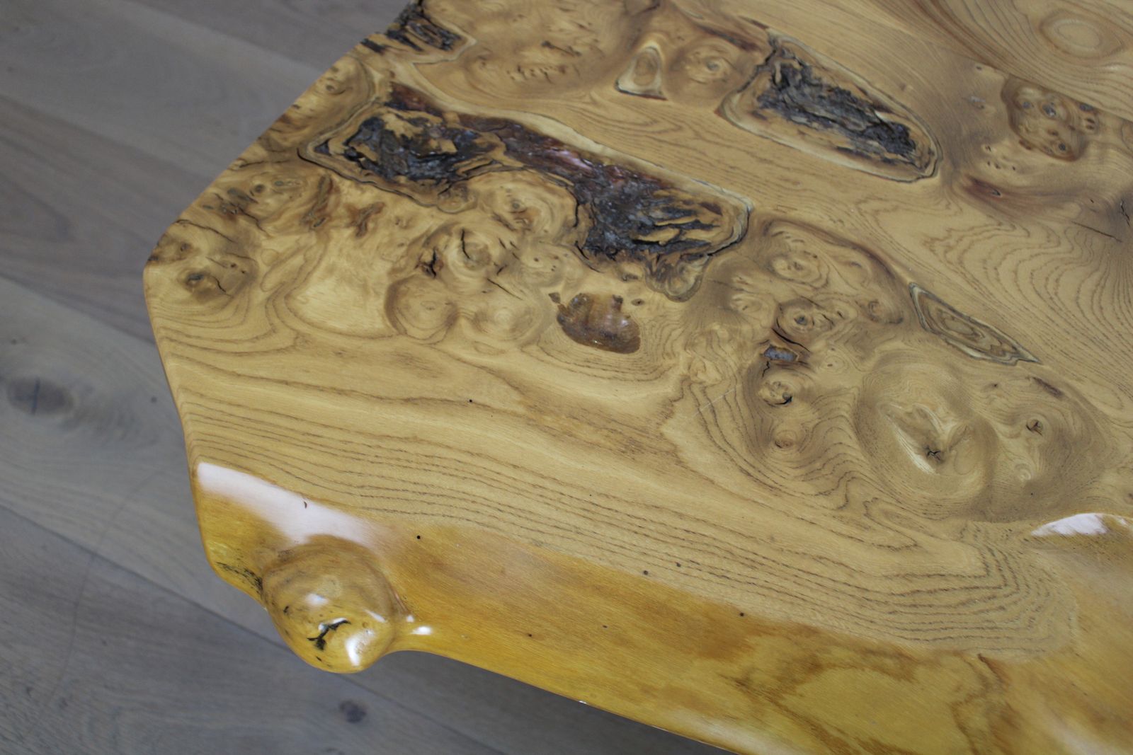'Floating' Mid Century Italian Burr Elm Coffee Table On Lucite Blocks photo 1250.0