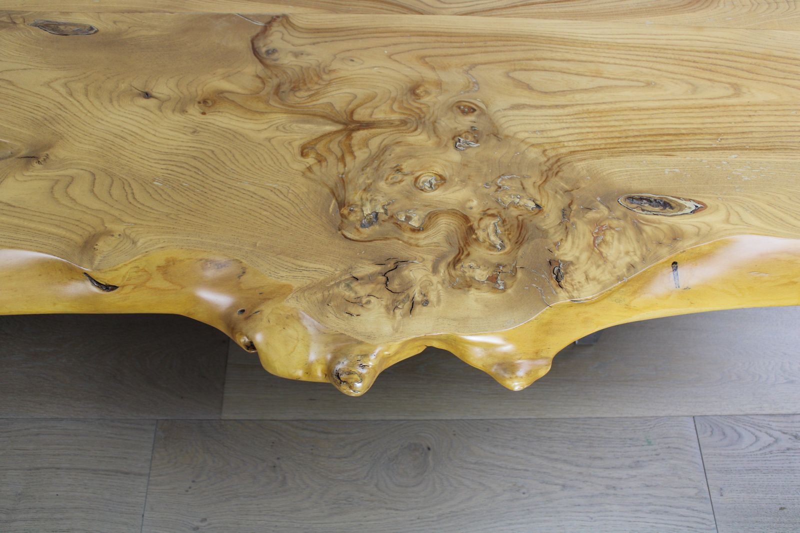 photo vinterior 'Floating' Mid Century Italian Burr Elm Coffee Table On Lucite Blocks