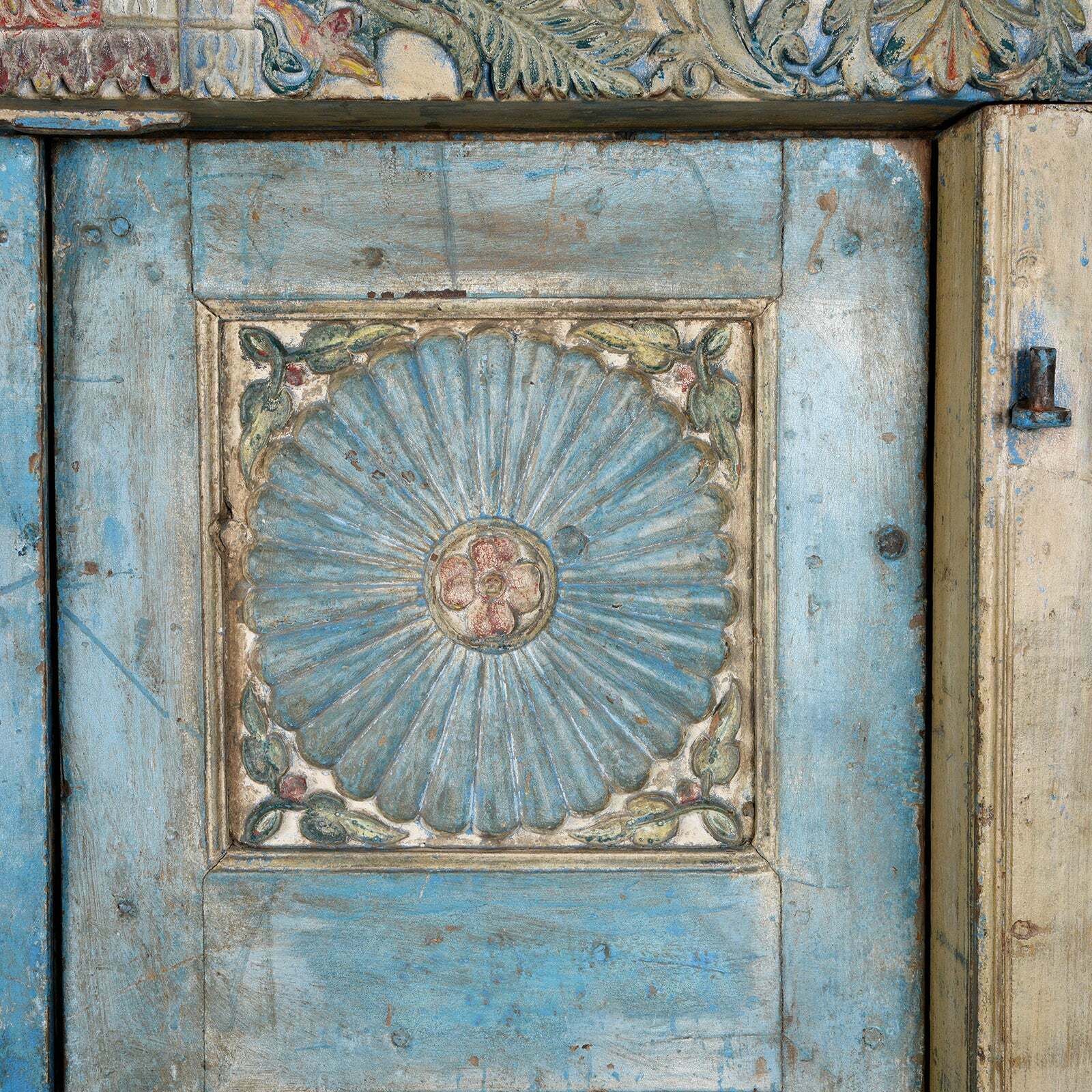 Antique Blue Painted Indian Sunburst Door & Frame, 19th Century photo vinterior