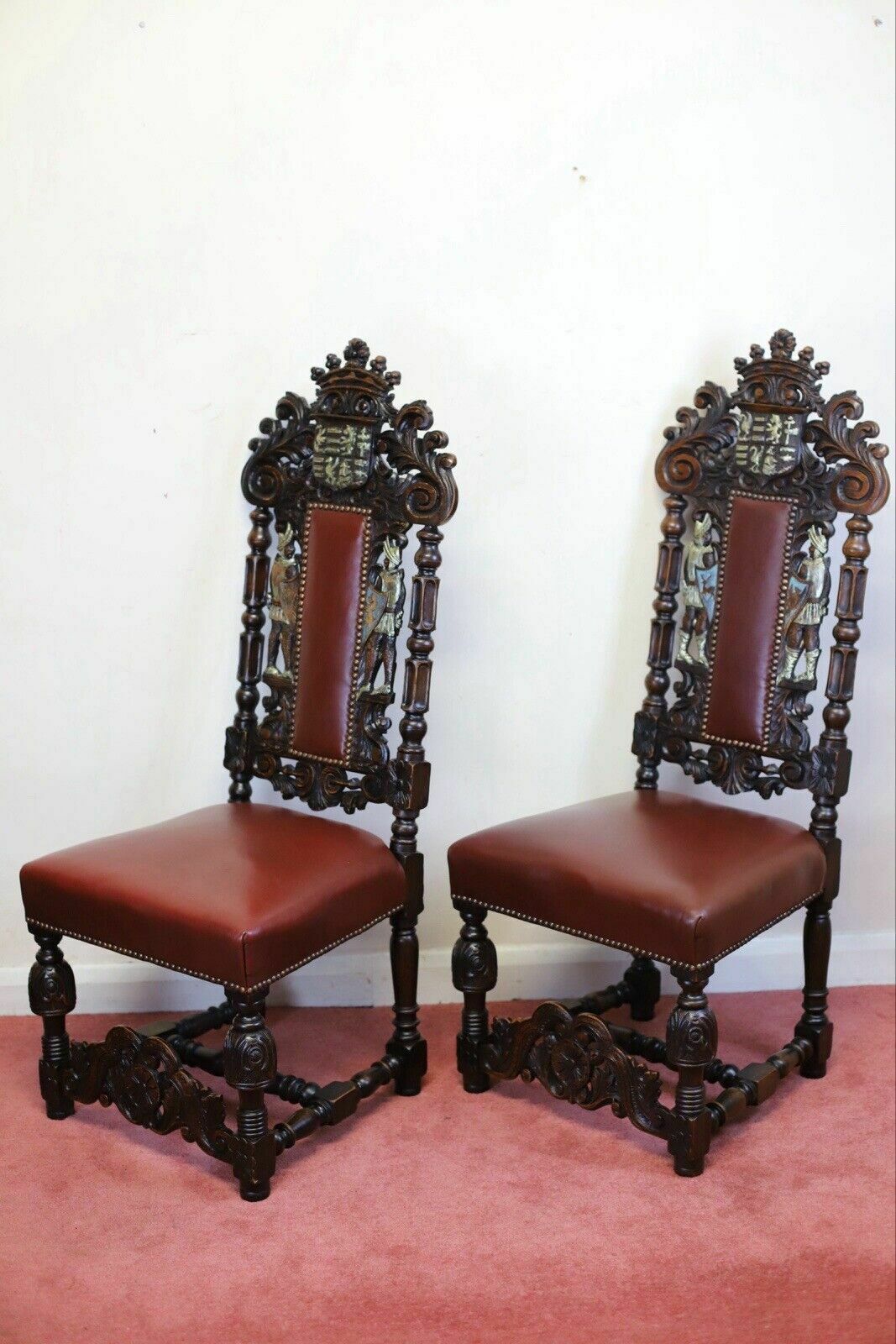 photo vintage Stunning Set Of Four Victorian Heavily Carved Oak Dining Chairs