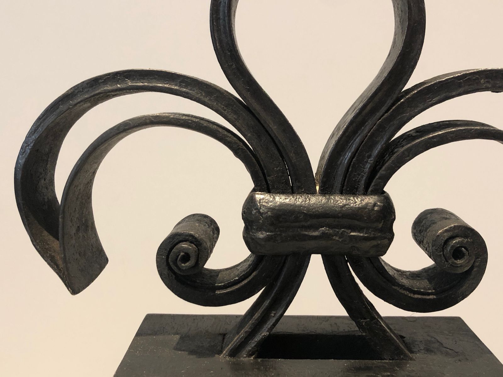 photo vintage Important Pair Of Wrought Iron Andirons With Fleurs De Lys