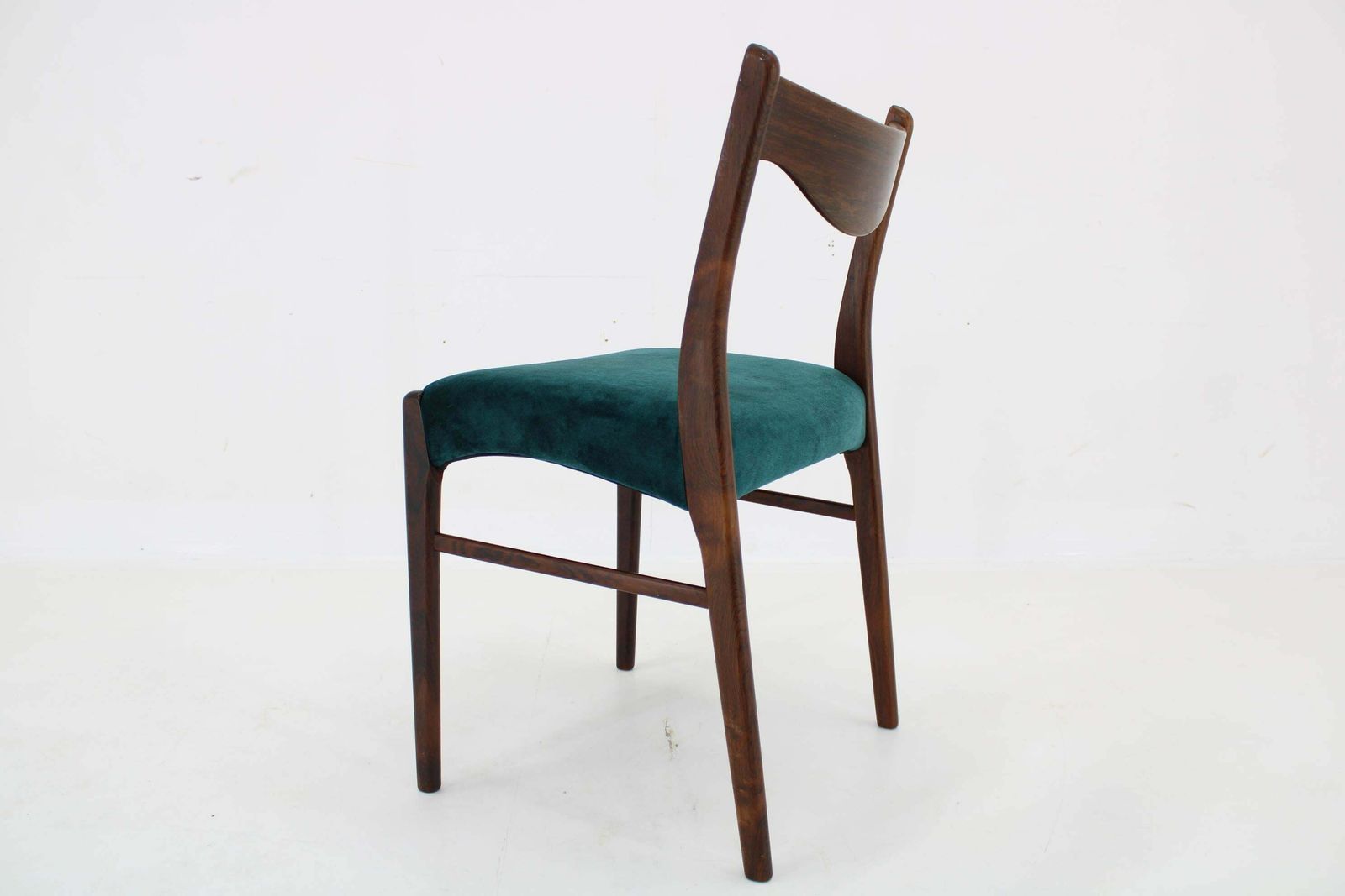 photo furniture 1960s Wahl Iversen Set Of Four Dining Chairs For Glyngøre Stolefabrik Denmark