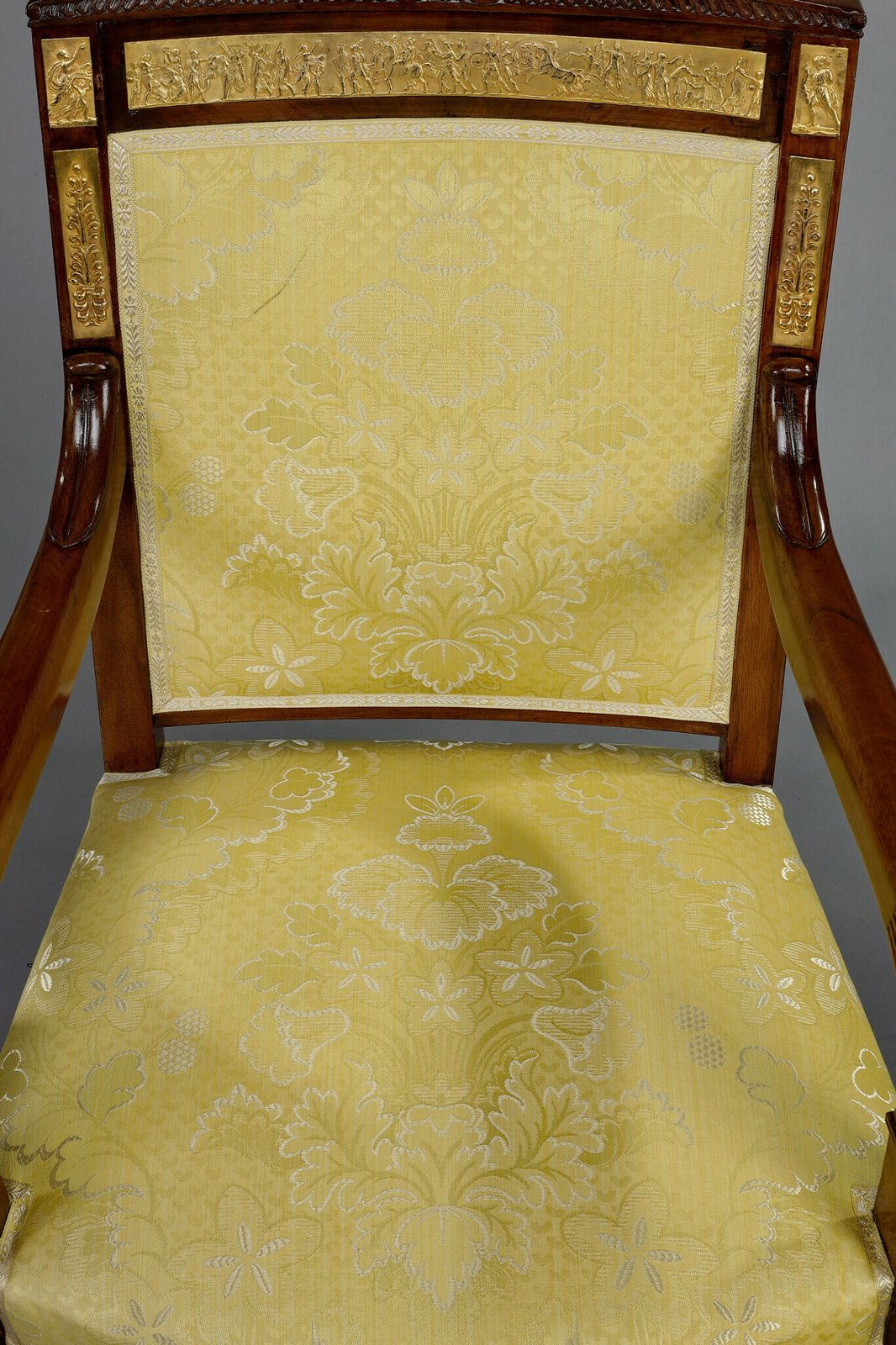 photo vintage Mahogany Living Room Set With Four Armchairs, Two Bergères And A Sofa