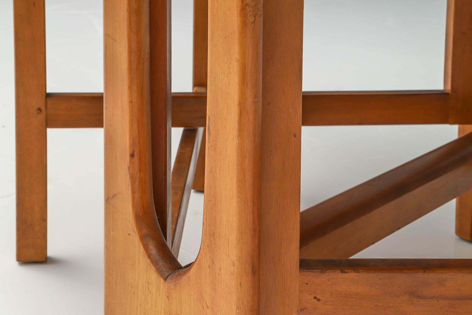 photo furniture Sculpturale Eettafel Met Twee Klappende Bladen In Teakhout, Denemarken, Jaren 1960