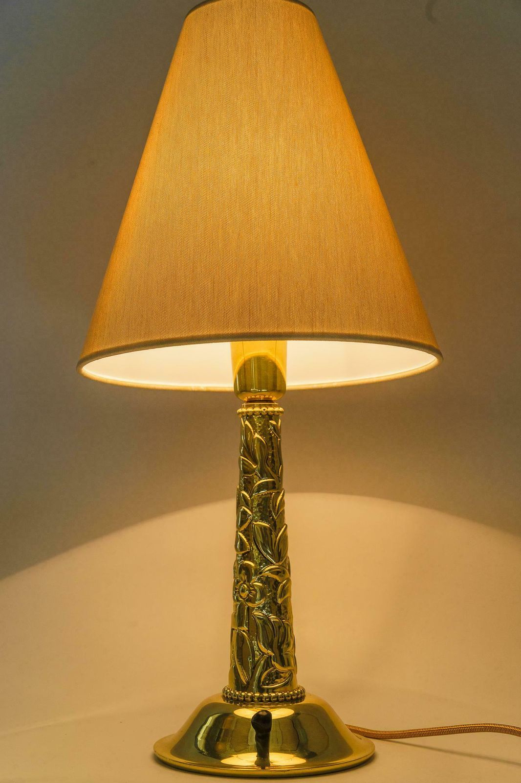 photo vintage Big Art Deco Table Lamp With Fabric Shade Around 1920s