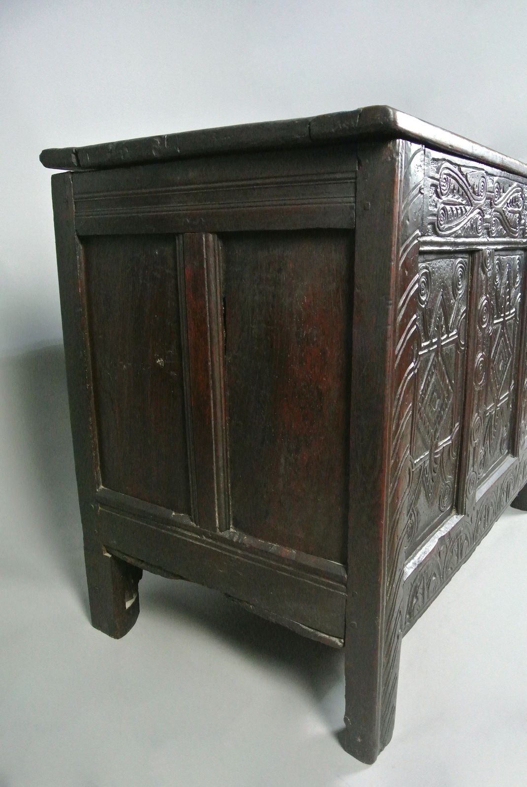 A Very Good Early English Oak Coffer C. 1600 photo 1620.0