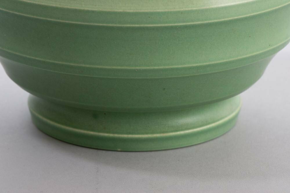 Art Deco Keith Murray For Wedgwood Matt Green Glazed Large Bomb Vase C.1930 photo 750.0