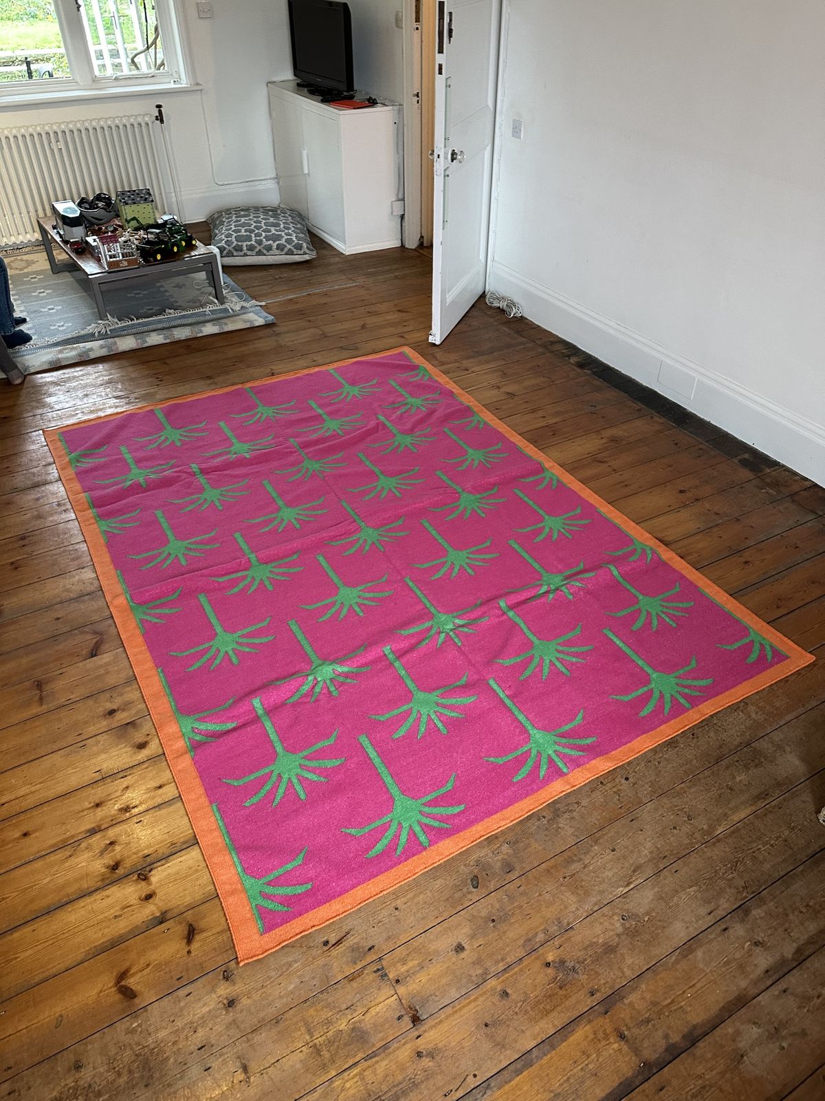 Anjuna Palm Rug Bombay Sprout Brand New photo for sale