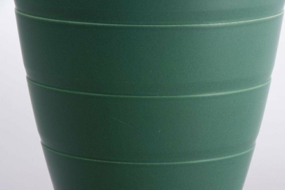 Art Deco Keith Murray For Wedgwood Matt Green Glazed Shoulder Vase, Signed C.1930 photo Home Decor