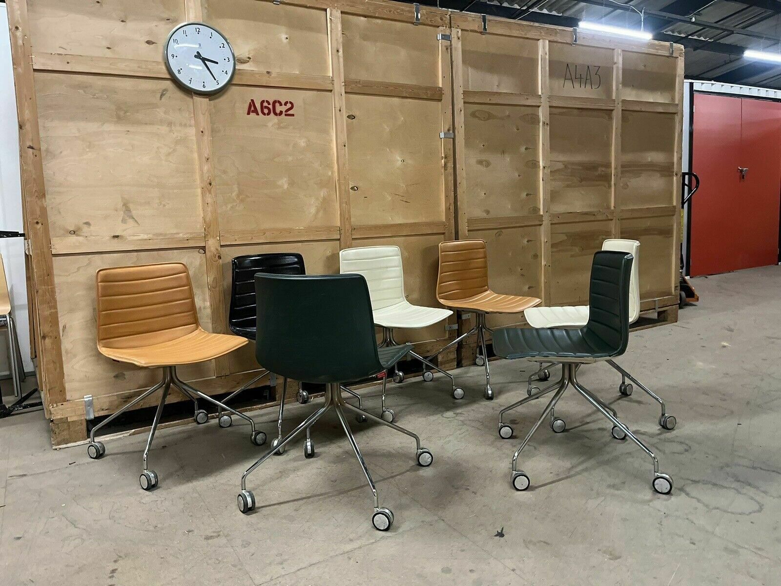 photo for sale Arper Catifa 46 Studio / Office Chairs Dark Green Leather.      Va