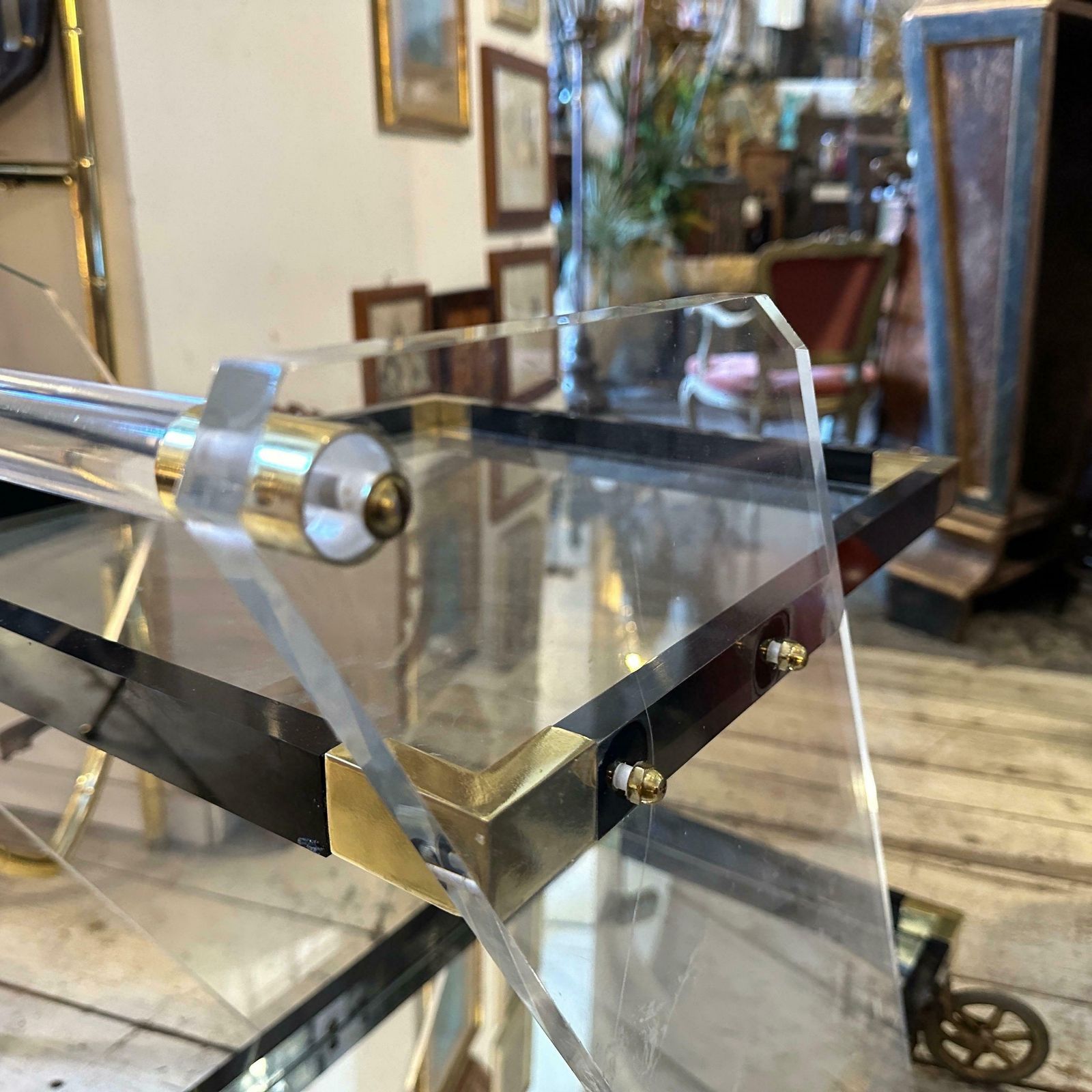 photo vinterior An Amazing 1960s Mid Century Modern Lucite And Brass Italian Bar Cart