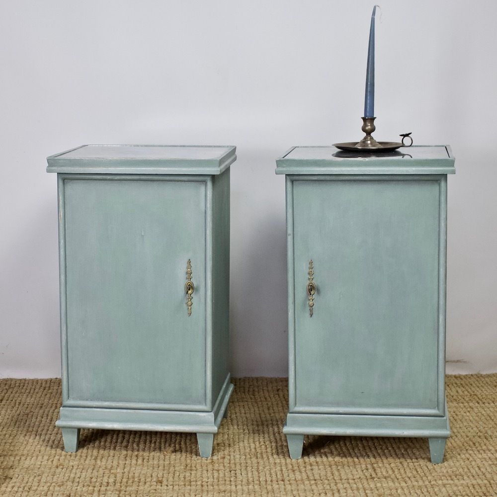 2390.0 Antique French Bleached Oak Chest Of Drawers photo