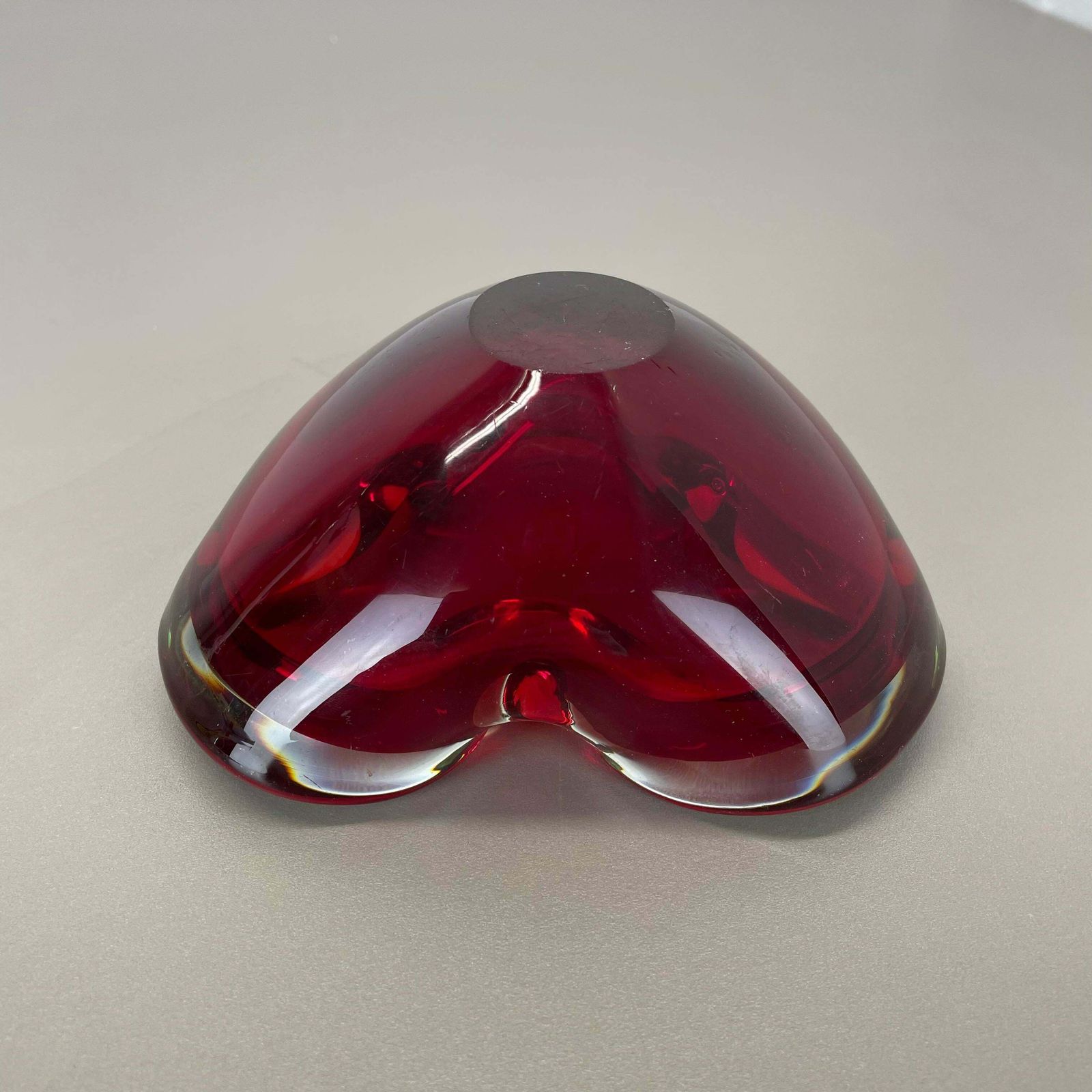 photo vintage Large Murano Glass "Red Green" Bowl Element Shell Ashtray Murano, Italy, 1970s